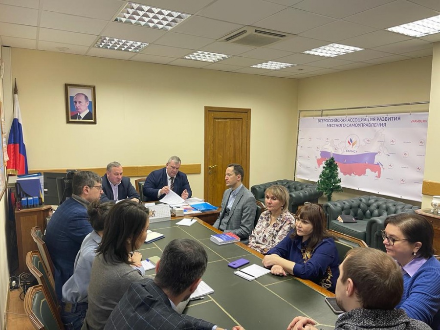 13 января состоялась встреча сотрудников Правления ВАРМСУ, председателя Правления АСМО Брянской области С. Лавокина и исполнительного директора АСМО Брянской области Н. Пригаро 