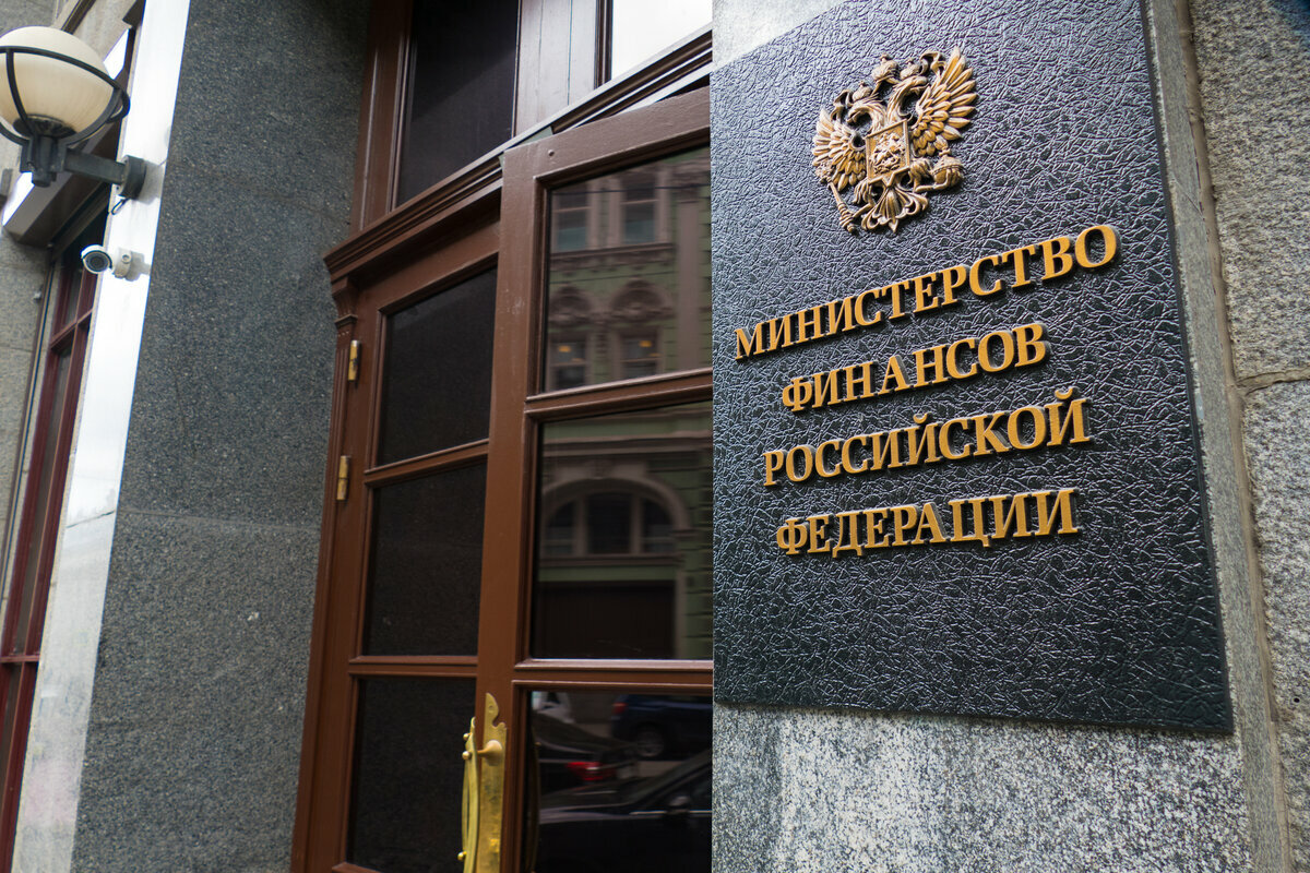 Советы муниципальных образований Брянской и Томской областей предлагают отменить установленные Минфином РФ ограничения на привлечение муниципалитетами бюджетных кредитов на пополнение остатков средств на счетах местных бюджетов.