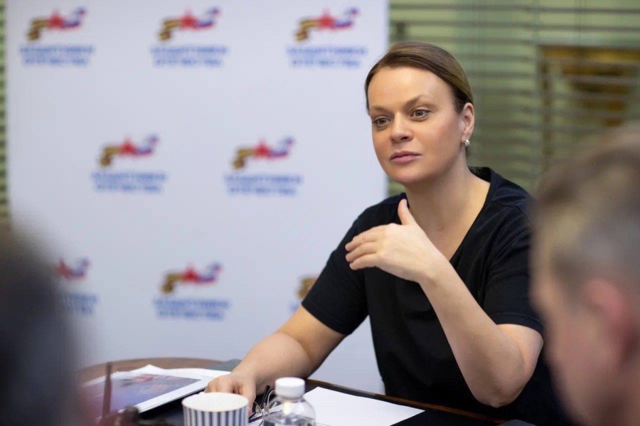 Провела рабочую встречу с заместителем начальника Управления Президента Российской Федерации по внутренней политике Евгением Грачевым и сопредседателем Всероссийской ассоциации развития местного самоуправления (ВАРМСУ) Ириной Гусевой