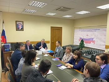 13 января состоялась встреча сотрудников Правления ВАРМСУ, председателя Правления АСМО Брянской области С. Лавокина и исполнительного директора АСМО Брянской области Н. Пригаро 